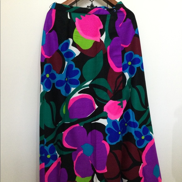 Dresses & Skirts - Vintage Colorful Maxi Skirt